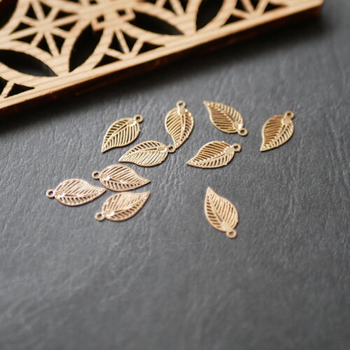 X20 petite breloque feuille tropicale, estampe fine doré, mini pendentif feuille doré, 6x12mm