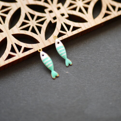 X2 pendentifs poisson sardine émaillés en acier inoxydable 304 doré . breloques marines pour création de bijoux. 18,5 mm