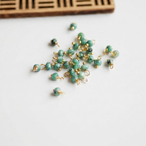 20 petites perles de jade vertes à facettes, breloques grelots doré, cloche zen, clochette pour chapelet vert, 4x8mm