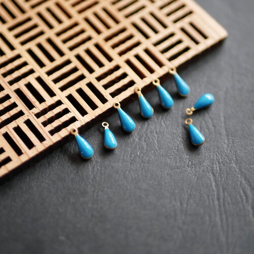 10 breloques gouttes en laiton bronze et émail bleu paon, 4x10mm