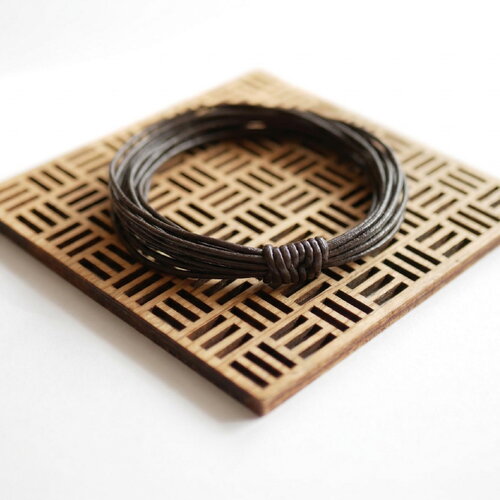 Cordon en cuir marron chocolat 1 mm. 3 mètres. fil cuir fin. fournitures bijoux, diy colliers et bracelets