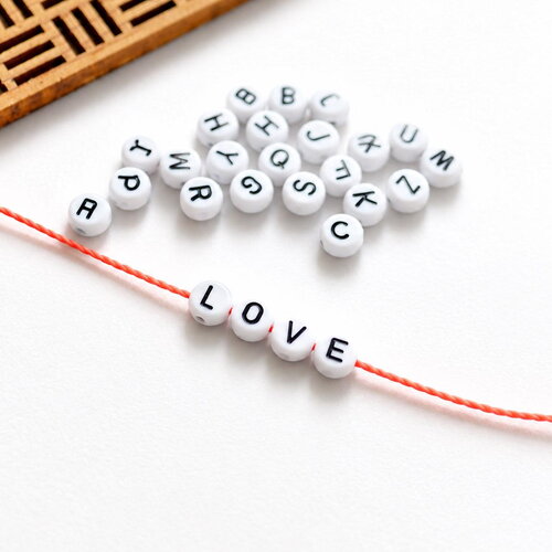 52 perles alphabet blanches acryliques, lettres a à z, perles rondes 7 mm pour prénom pour bracelets diy