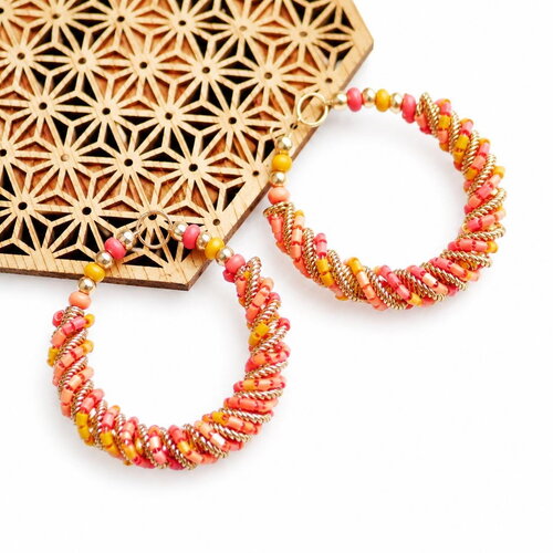2 pendentifs verre corail jaune et laiton 45x50 mm. breloques artisanales colorées. fournitures bijoux diy création boucles d'oreilles