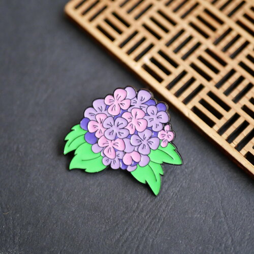 Pin's hortensia en émail violet et noir, broche à fleurs en émail, épingles à fleurs en émail, 32x39mm