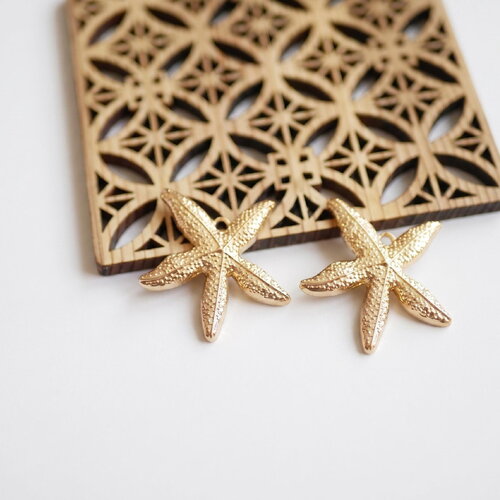 X2 pendentif étoile de mer en laiton doré, inspirées par l'océan, pendentif pour un look d’été chic, 33mm