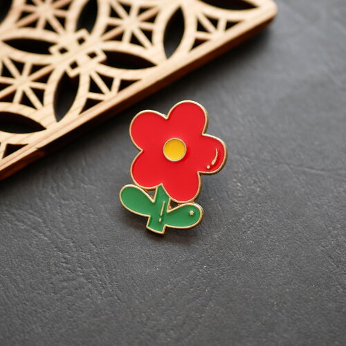 Pin's fleur en émail rouge et doré, broche à fleurs en émail, pins en émail rouge, 23x30mm