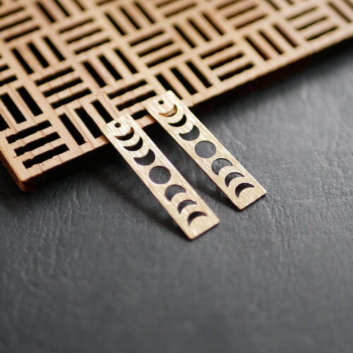 X2 pendentif sequin rectangle motif géométrique, plaque de laiton brut, 7x30mm