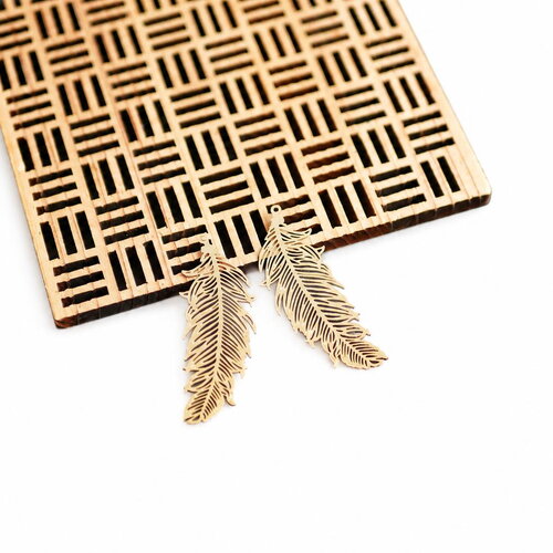2 pendentifs plume filigrane 14x40mm doré. breloques métal bohème pour création bijoux diy