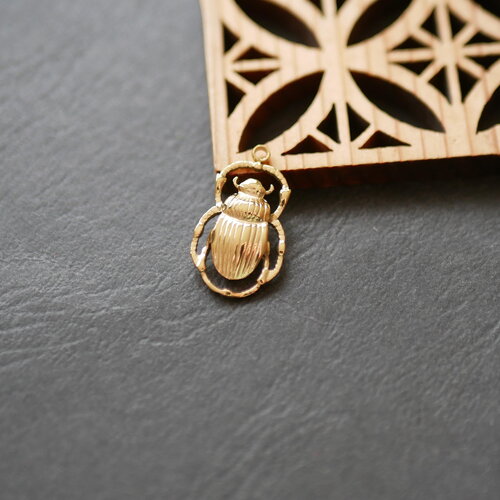 Breloque insecte scarabée en acier inoxydable 304 doré, pendentif petit insecte, pendentif amulette scarabée doré, 13x17mm. placage ionique