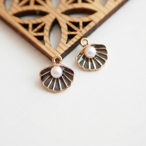 X2 pendentif petit coquillage en laiton doré et émail noir, breloque coquillage doré. perles et coquillage  inspirés par l'océan 15x16mm