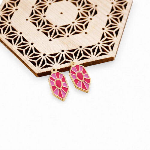 X2 pendentif hexagone émaillé rose rouge et doré. breloque géométrique acier inoxydable plaqué or 18k ip 25x13 mm. fournitures bijoux diy