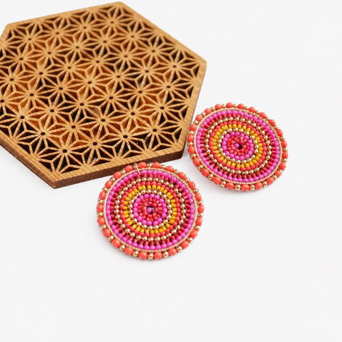 2 pendentifs ronds en perles de rocaille, 40mm, médaillon perlé rond rose et orange. style bohème chic.