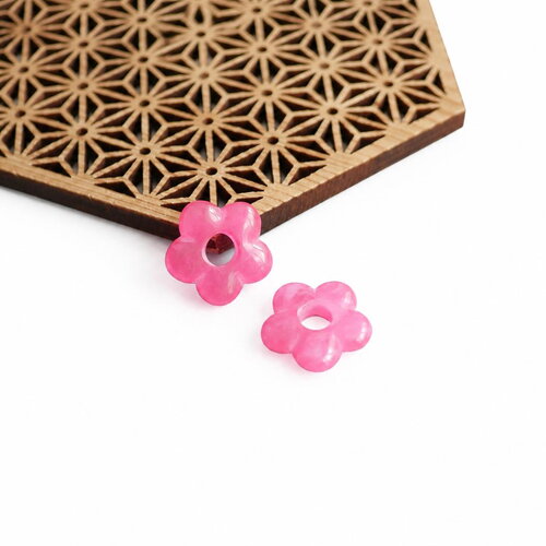 2 perles fleurs rose fuchsia 18 mm. perles acrylique pour créoles. anneaux fleurs bohème. fournitures bijoux diy