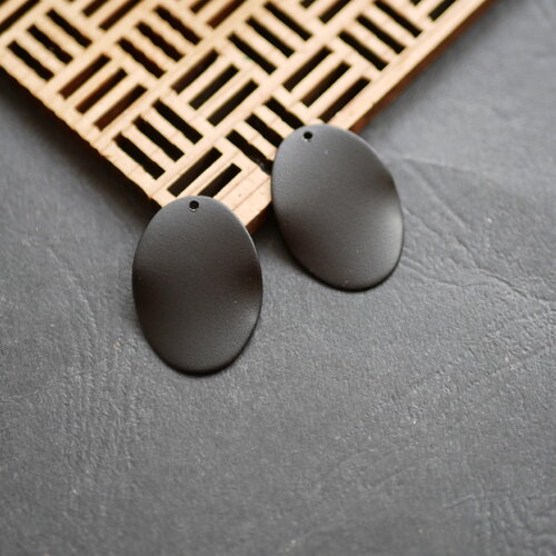 X2 pendentif ovale noir, pendentif ondulé en métal. 18x25mm