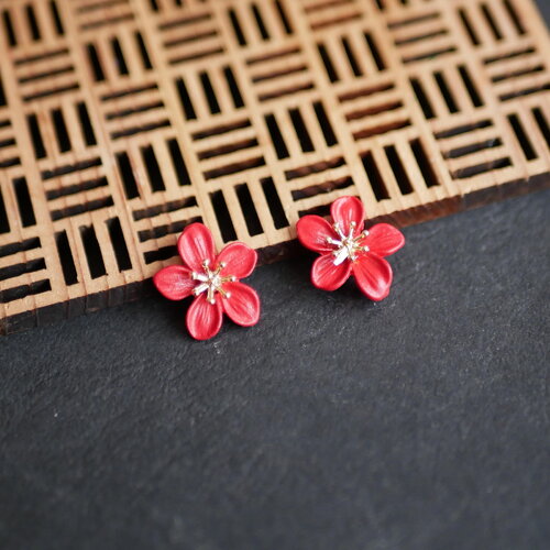 2 breloques en forme de fleur rouge , fourniture pour bijoux en forme de fleur, connecteur fleur vintage ,15x18mm