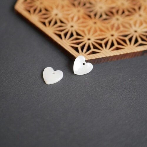 2 breloques cœur coquillage naturel blanc 10mm. pendentifs en nacre blanc. breloques marines pour bijoux diy