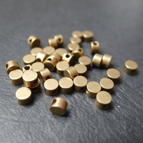 50 perles rondes plates en laiton brut 2x4mm
