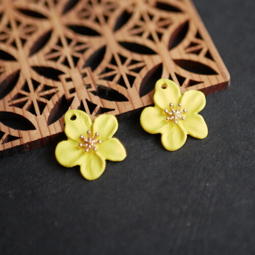 X2 pendentif en forme de fleur jaune ,fourniture pour bijoux en forme de fleur,breloque fleur vintage,couleur jaune, 22x23mm