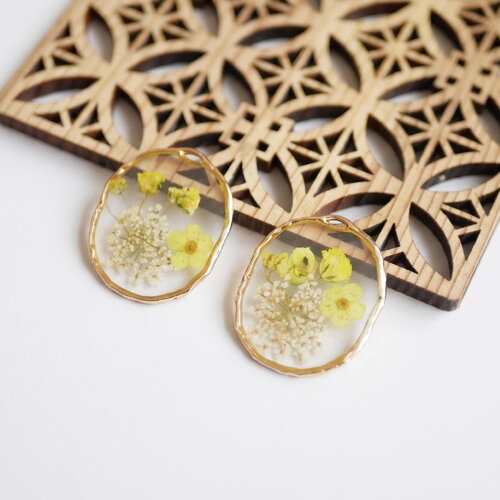 X2 pendentifs fleurs séchées en résine 25x30 mm. pendentifs ovales dorés bijou floral fait main