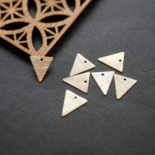 X6 pendentif triangle en laiton brut doré , breloque géométrique effet strié, 12x13mm
