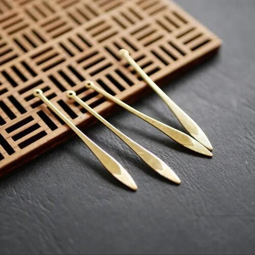 X4 pendentif longue feuille doré, pendentifs gouttes navettes ,  pendentif pointe doré , pour fabrication de bijoux, 4x48mm