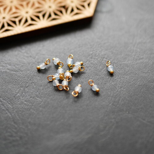 X20 petites perles de jade bleu transparent à facettes, breloques grelots doré, cloche zen, clochette pour chapelet bleu, 3x8mm