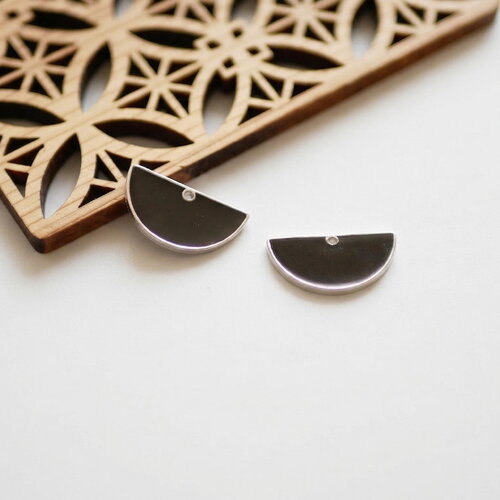 Breloque sequin rond demi-lune émail noir et argent 10x20mm, pendentif bijou, apprêt création bijoux, minimaliste, lot x2