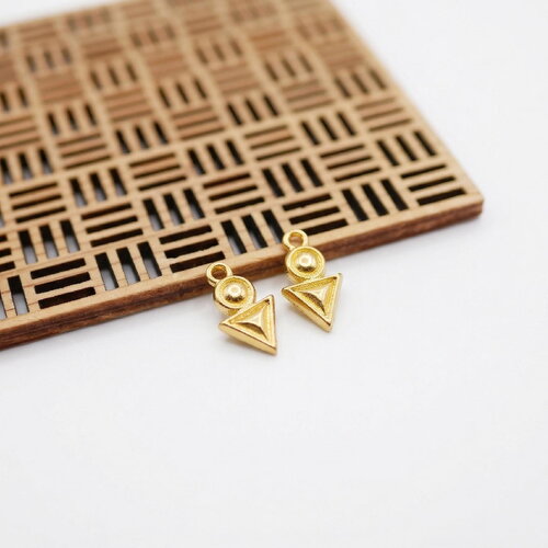 X2 pendentif triangle doré 11x20mm. breloques géométriques minimalistes. création collier, boucles d’oreilles