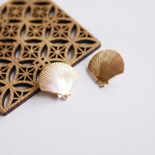 Boucle d'oreille grand coquillage en laiton doré, inspirées par l'océan, boucles d’oreilles perles et coquillage doré, 29x31mm