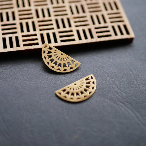 X2 pendentif demi lune ajouré en acier inoxydable 201 , fourniture bijou en acier inoxydable 201, éventail doré, 13x25mm