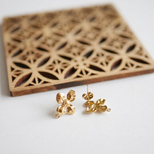 Boucles d'oreilles fleurs en acier inoxydable 304 doré. 15x17mm,accessoire pour création de bijoux en acier inoxydable.