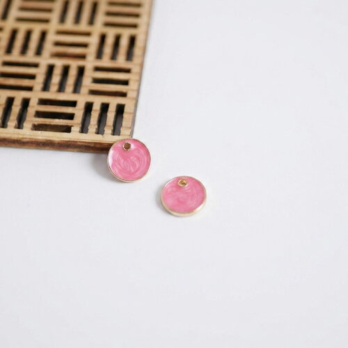 2 breloques rondes en émail rose bonbon irisé et doré. sequins bijoux 10 mm