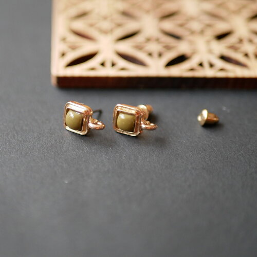 Boucles d'oreilles carré doré et cabochon vert kaki,puces d'oreilles, grosses boucles d'oreilles à clous, 8x12mm