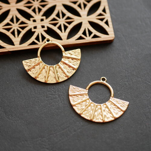 2 pendentifs éventails en laiton doré, pendentif demi cercle en laiton doré, connecteurs chandeliers en laiton doré, 30x37mm