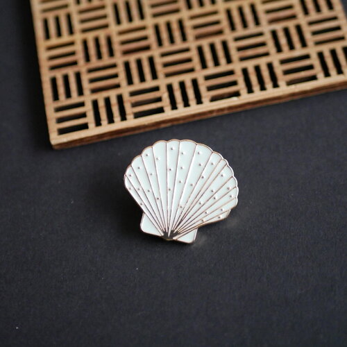 Pin's en émail coquille saint-jacques, pins à bouton des années 90, coquillage gris clair, 28x32mm