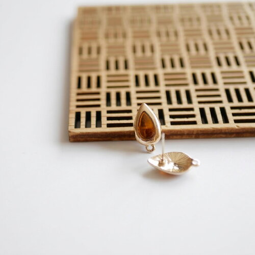 Supports boucles d’oreilles goutte doré effet ambre avec anneau. 10x18mm. apprêts bijoux diy, 1 paire