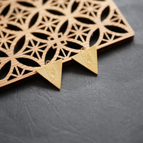 X2 pendentif texturé triangle en acier inoxydable 316l,fourniture bijou en acier inoxydable 304,pendentif style aztèque doré. 17x19mm