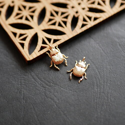 X2 breloque insecte scarabée en laiton doré, pendentif petit insecte, pendentif amulette scarabée doré, 13x17mm