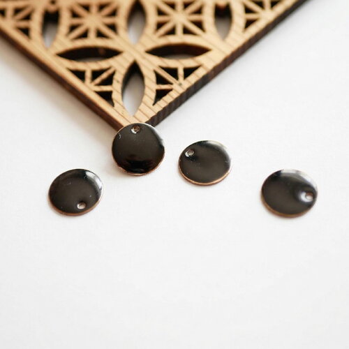 X4 petite breloque en émail noir, sequin rond noir, pendentif émaillé doré et noir, 12mm