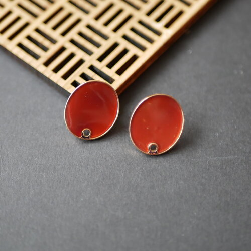 Boucles d'oreilles ovales en émail marron et doré. puces d'oreilles géométriques. boucles d'oreilles style vintage. 15x18mm
