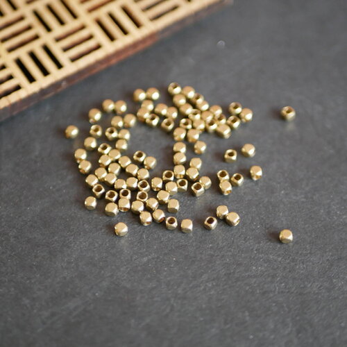 X50 petite perle intercalaire carré en laiton brut doré, perles de 2,5mm
