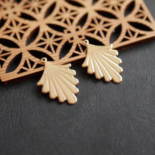 X2 pendentif feuille en laiton doré. grand pendentif style art deco doré, fourniture bijou en laiton  22x32mm