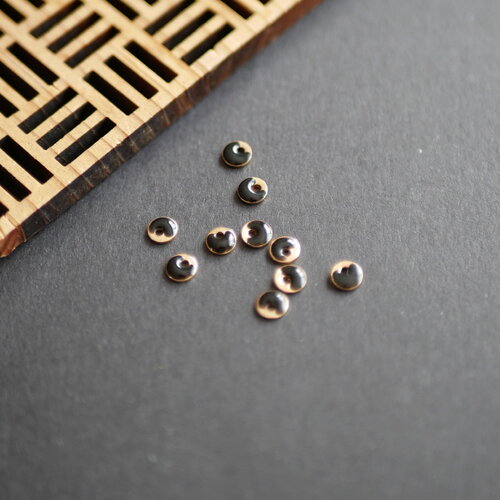X10 petite breloque en émail noir, sequin rond noir, pendentif émaillé, 4mm