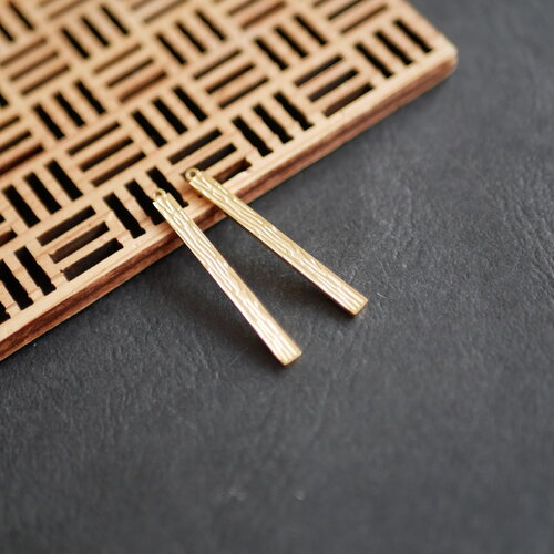 X2 pendentif barre rectangle texturé doré en acier inoxydable chirurgical 316l avec placage ionique (ip), 3x33mm
