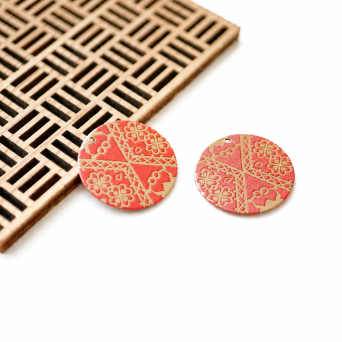 X2 pendentif imprimé rond doré et motif rouge géomérique , 25mm. fournitures de bijoux rétro