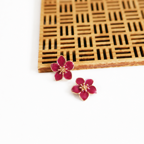 2 connecteurs fleurs émail rouge bordeaux et doré 15x16 mm, p