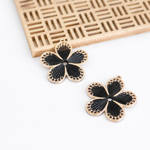 2 breloques en forme de grande fleur noir ,28x32mm
