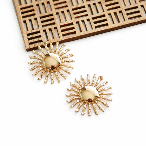 X2 grand pendentif soleil doré 30mm