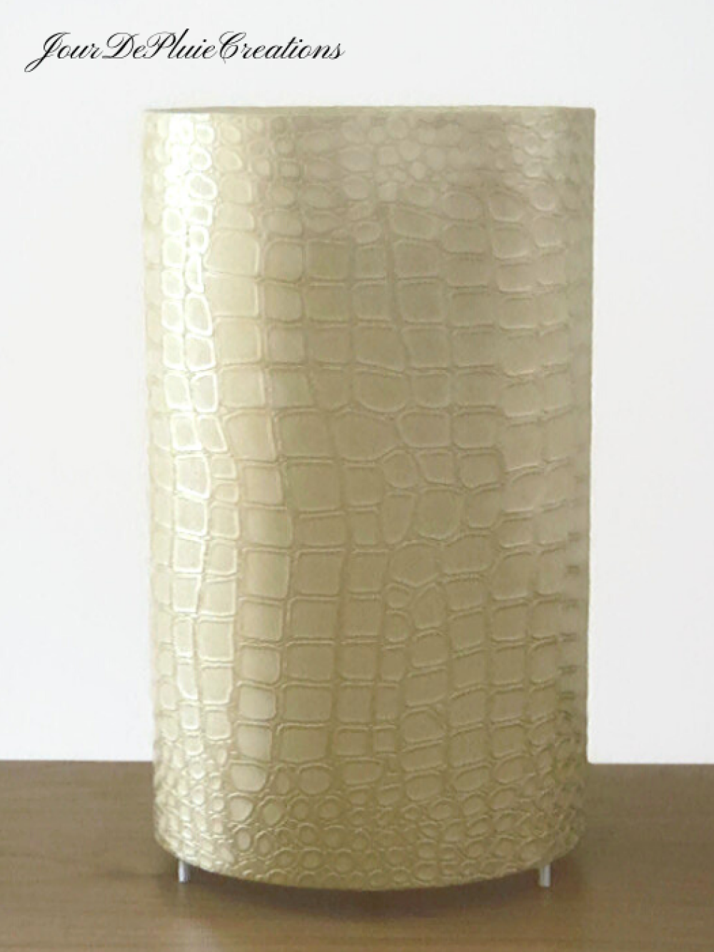 Lampe tube motif peau de crocodile or lampe chevet ou d'appoint idée cadeau cocconing Lampe tube motif peau de crocodile or lampe chevet ou d'appoint idée cadeau cocconing