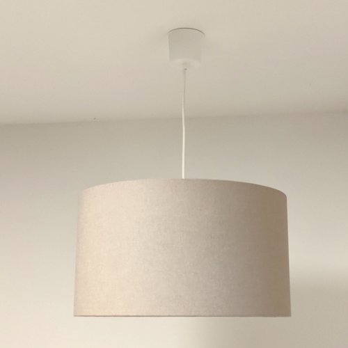 Suspension abat-jour beige effet textile – luminaire artisanal français pour salon, chambre, salle à manger et décoration naturelle